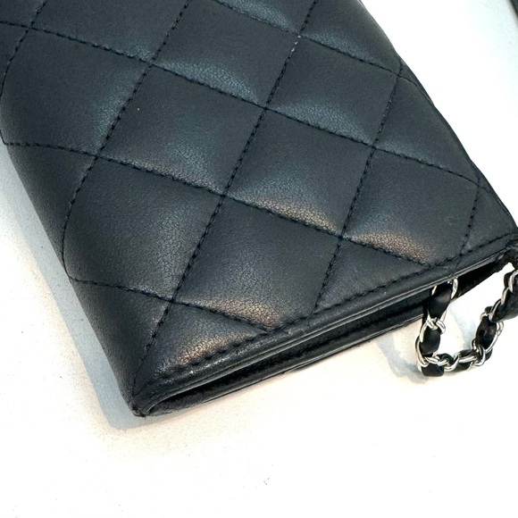 Auth Chanel Wallet With Added Chain - Picture 13 of 16